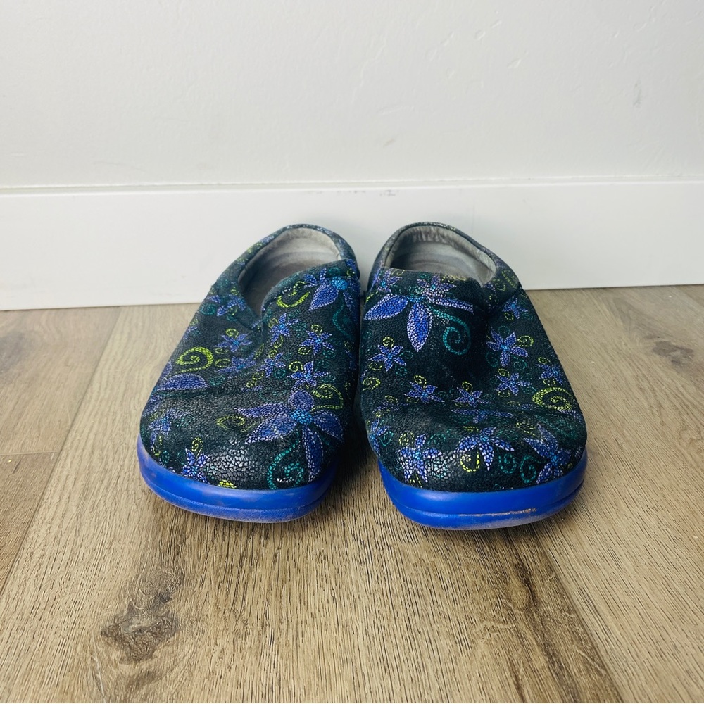 Alegria Floral spiral Slip On Clogs bright soles - Picture 3 of 8